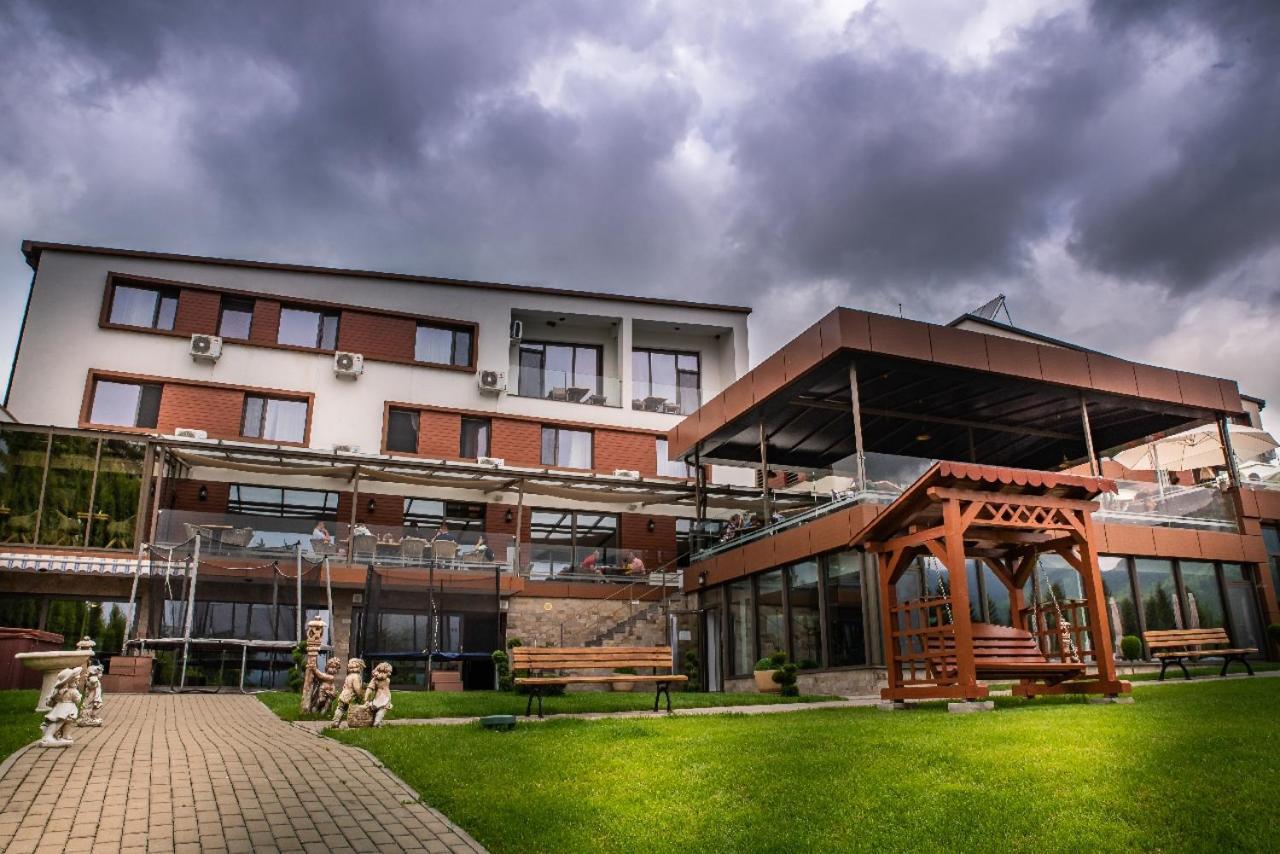 Hotel Roser House Boutique - Pe Malul Lacului Colibiţa Buitenkant foto