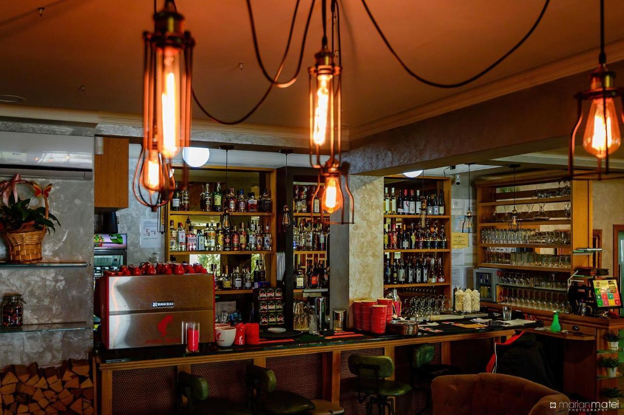 Hotel Roser House Boutique - Pe Malul Lacului Colibiţa Buitenkant foto