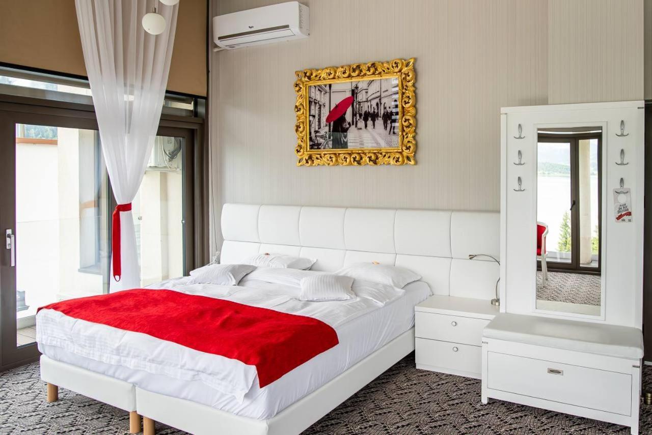 Hotel Roser House Boutique - Pe Malul Lacului Colibiţa Buitenkant foto