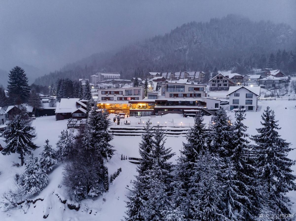 Hotel Roser House Boutique - Pe Malul Lacului Colibiţa Buitenkant foto
