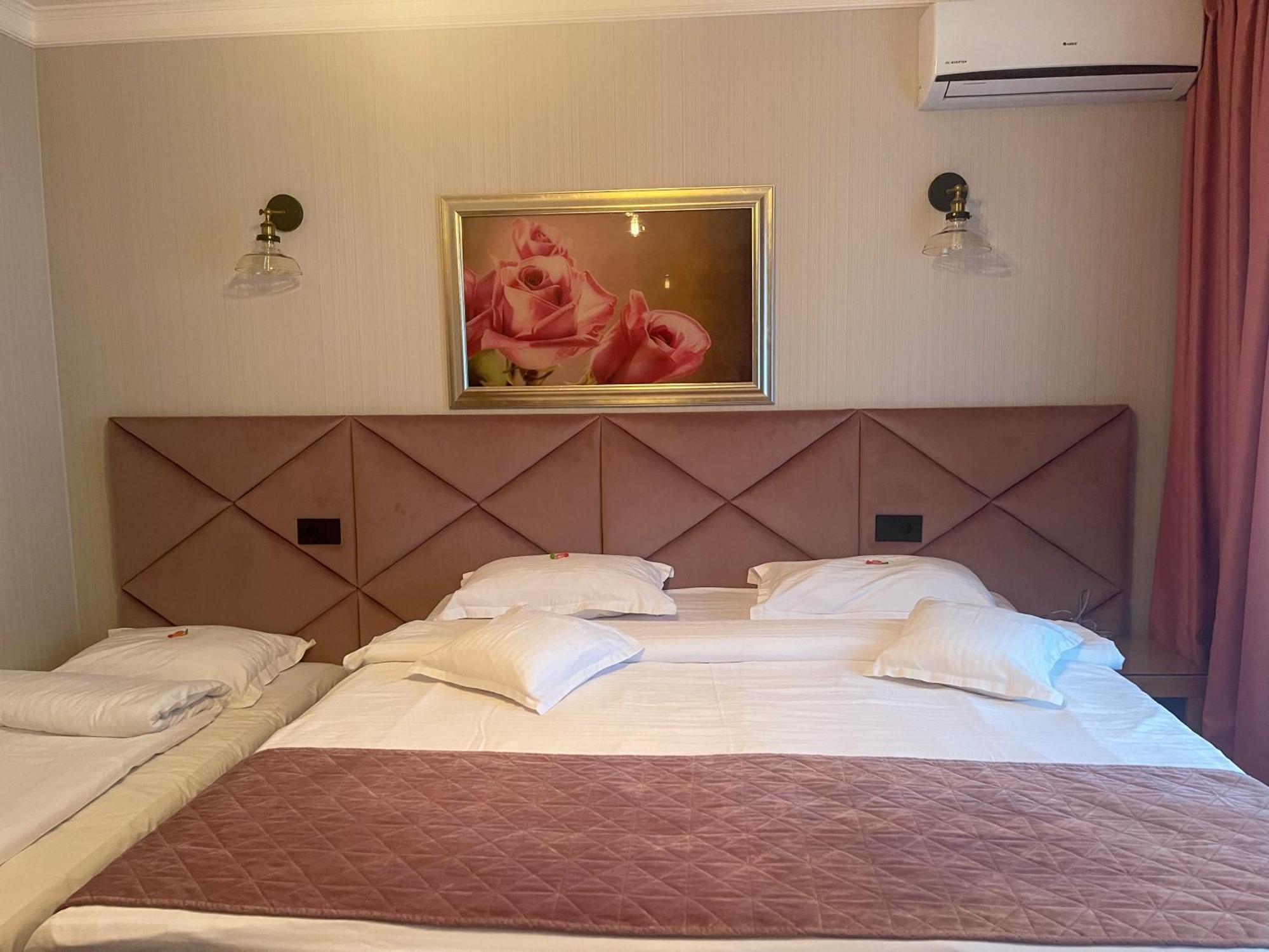 Hotel Roser House Boutique - Pe Malul Lacului Colibiţa Buitenkant foto